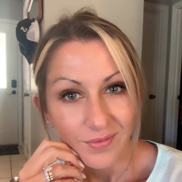 Meet your Posher, Jessica - Picture 1 of 1